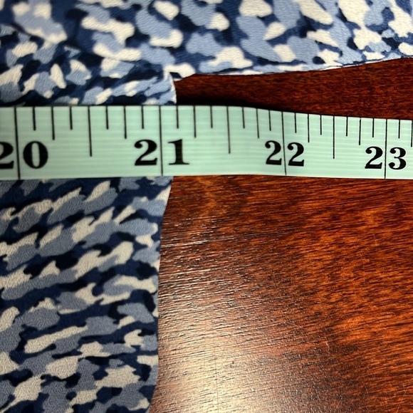 CeCe Women Blouse M Blue White Tier 3/4 Sleeves Stretch Waist w/Tie Off-Shoulder - Picture 9 of 11